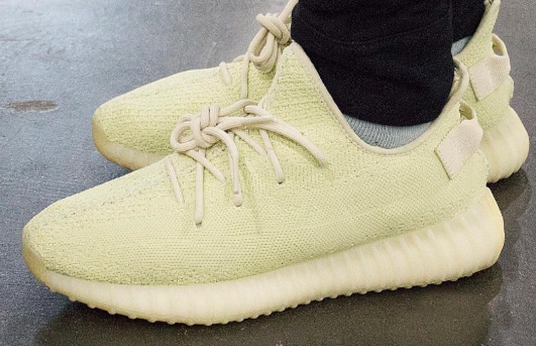 椰子BOOST 350 V2纯色浅绿谍照分享 YEEZY BOOST 350 V2 Moss Green上脚欣赏